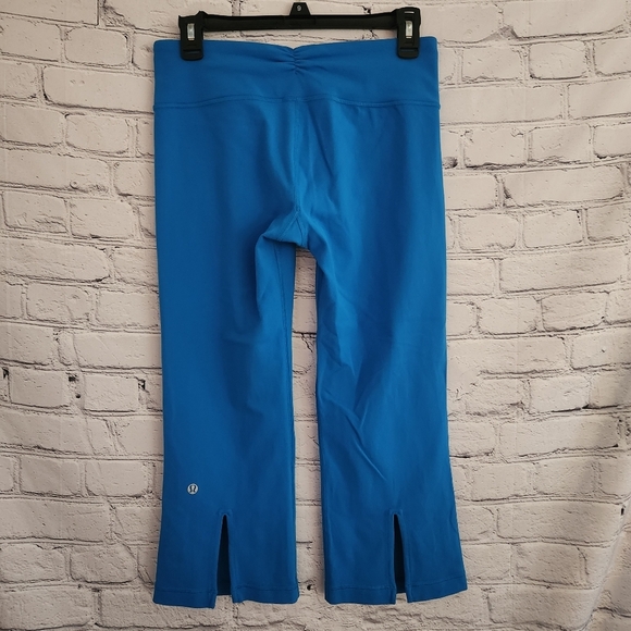 Lululemon Gather & Crow Crop - Picture 8 of 12